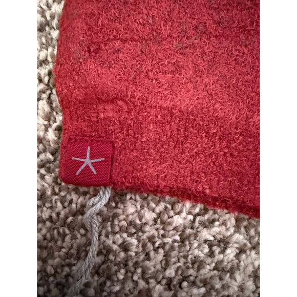 NWT Barefoot Dreams CozyChic Lite Red Beanie Hat OS Soft - Picture 4 of 5